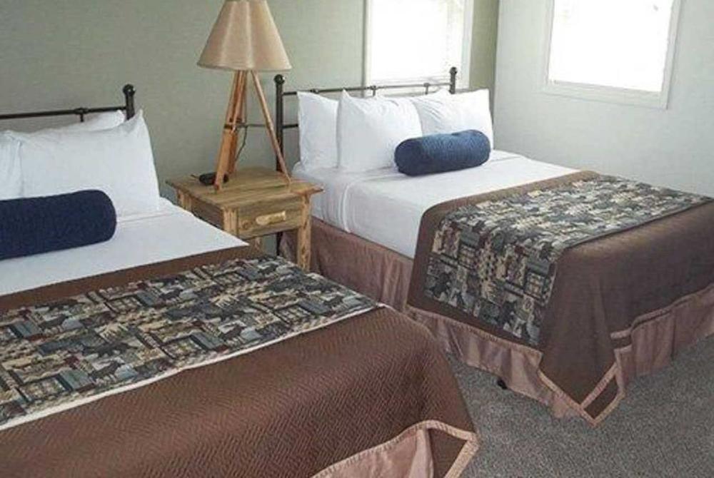 Travelodge By Wyndham Gardiner Yellowstone Park North Entr Exterior foto