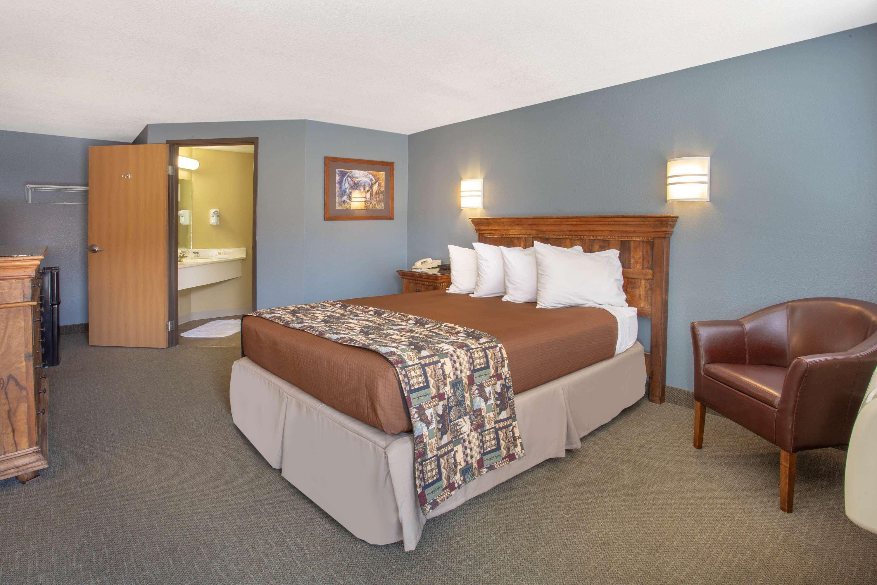 Travelodge By Wyndham Gardiner Yellowstone Park North Entr Exterior foto