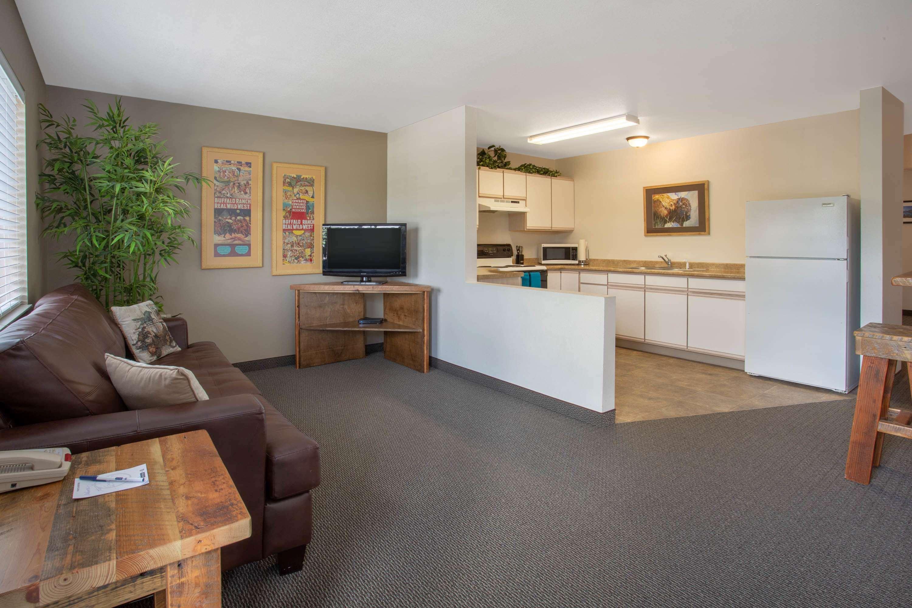 Travelodge By Wyndham Gardiner Yellowstone Park North Entr Exterior foto