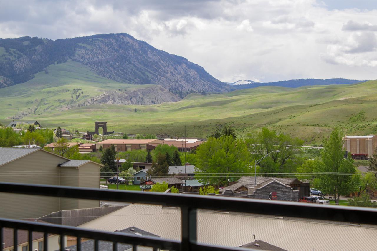 Travelodge By Wyndham Gardiner Yellowstone Park North Entr Exterior foto